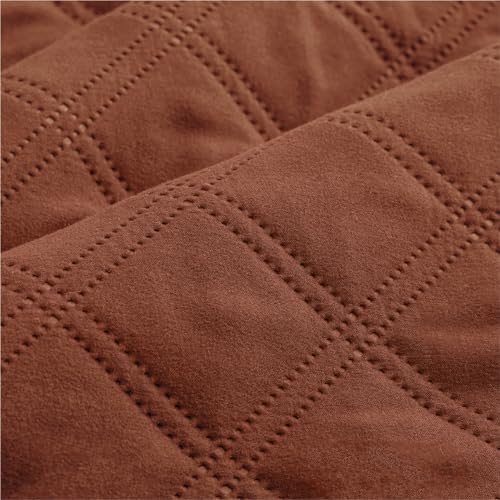 Bedsure Queen Quilt Bedding Set - Soft Ultrasonic Full/Queen Quilt Set - Diamond Bedspread Queen Size - Lightweight Bedding Coverlet for All Seasons (Includes 1 Red Orange Quilt, 2 Pillow Shams)