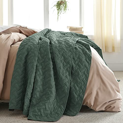 Bedsure Queen Quilt Bedding Set - Lightweight Summer Quilt Full/Queen - Dark Green Bedspread Queen Size - Bedding Coverlet for All Seasons (Includes 1 Quilt, 2 Pillow Shams)