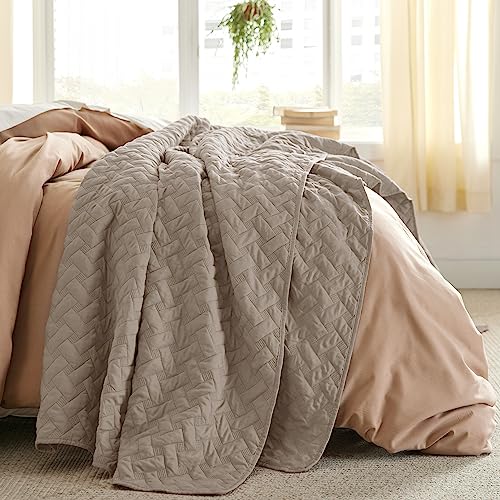 Bedsure Queen Quilt Bedding Set - Lightweight Summer Quilt Full/Queen - Taupe Bedspread Queen Size - Bedding Coverlet for All Seasons (Includes 1 Quilt, 2 Pillow Shams)
