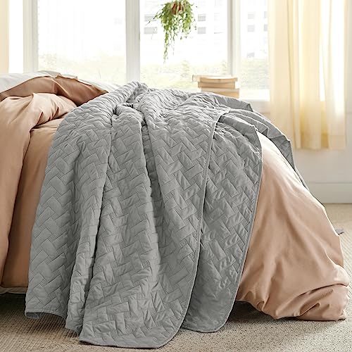 Bedsure Queen Quilt Bedding Set - Lightweight Summer Quilt Full/Queen - Light Grey Bedspread Queen Size - Bedding Coverlet for All Seasons (Includes 1 Quilt, 2 Pillow Shams)