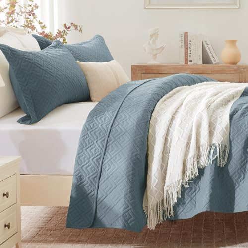 EXQ Home Quilt Set Full Queen Size Haze Blue 3 Piece,Lightweight Soft Coverlet Modern Style Squares Pattern Bedspread Set for All Season(1 Quilt,2 Pillow Shams)