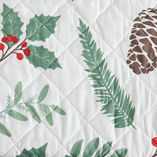 Great Bay Home 3-Piece Full/Queen Christmas Quilt Set with Shams. Reversible Bedspread Coverlet with Holiday Pattern. Mistletoe Collection