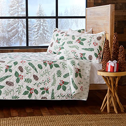 Great Bay Home 3-Piece Full/Queen Christmas Quilt Set with Shams. Reversible Bedspread Coverlet with Holiday Pattern. Mistletoe Collection