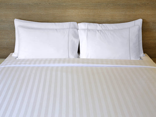 Utopia Bedding Queen Pillow Cases - 4 Pack - Envelope Closure - Soft Brushed Microfiber Fabric - Shrinkage and Fade Resistant Pillow Cases Queen Size 20 X 30 Inches (Queen, White)
