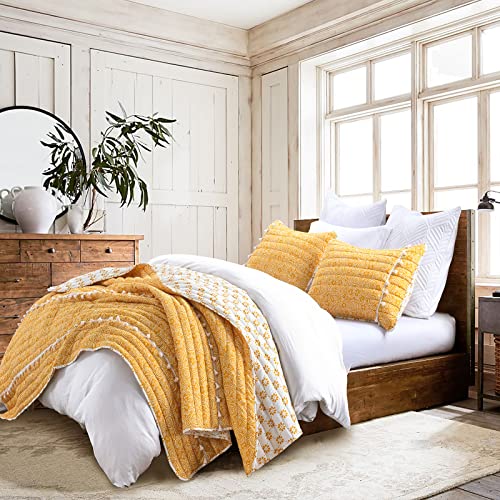 HORIMOTE HOME Boho Style Yellow Queen Quilt Set with Tassle, Soft and Lightweight Bedspread for All Season, Full Size Bed Coverlet with 2 Matching Pillow Shams (3 Pieces)