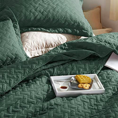 Bedsure Queen Quilt Bedding Set - Lightweight Summer Quilt Full/Queen - Dark Green Bedspread Queen Size - Bedding Coverlet for All Seasons (Includes 1 Quilt, 2 Pillow Shams)