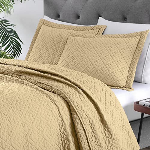 EXQ Home Quilt Set Full/Queen Size Camel 3 Piece,Lightweight Soft Coverlet Modern Style Squares Pattern Bedspread Set for All Season(1 Quilt,2 Pillow Shams)