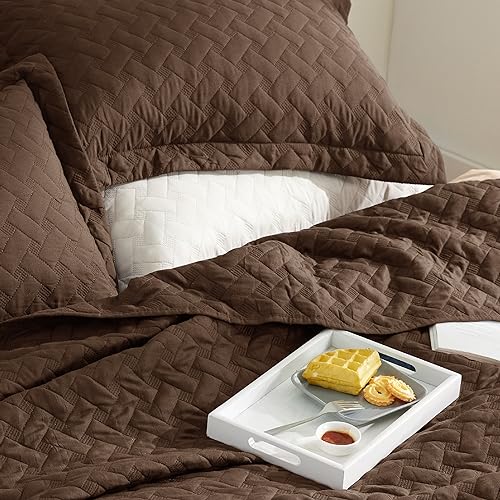 Bedsure King Size Quilt Set - Lightweight Summer Quilt King - Brown Bedspread King Size - Bedding Coverlet for All Seasons (Includes 1 Quilt, 2 Pillow Shams)