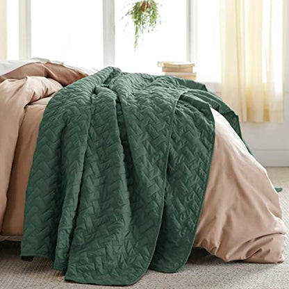 Bedsure Queen Quilt Bedding Set - Lightweight Summer Quilt Full/Queen - Dark Green Bedspread Queen Size - Bedding Coverlet for All Seasons (Includes 1 Quilt, 2 Pillow Shams)