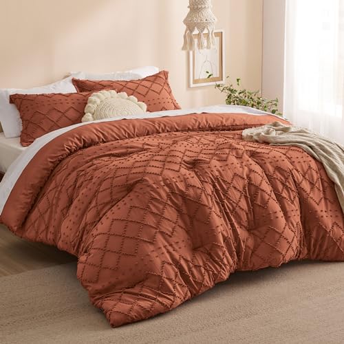 Bedsure Queen Comforter Set - Terracotta Comforter, Boho Tufted Shabby Chic Bedding Comforter Set, 3 Pieces Vintage Farmhouse Bed Set for All Seasons, Fluffy Soft Bedding Set with 2 Pillow Shams