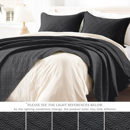 EXQ Home Quilt Set Full Queen Size Black 3 Piece,Lightweight Soft Coverlet Modern Style Squares Pattern Bedspread Set for All Season(1 Quilt,2 Pillow Shams)
