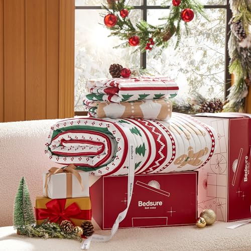 Bedsure Christmas Quilt Set Queen - Red Quilt for Queen Size Bed, Gingerbread Man Striped Printed Pattern Christmas Bedding Set - Soft Microfiber Lightweight Coverlet Bedspread (90"x96", 3 Pieces)