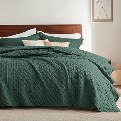 Bedsure Queen Quilt Bedding Set - Lightweight Summer Quilt Full/Queen - Dark Green Bedspread Queen Size - Bedding Coverlet for All Seasons (Includes 1 Quilt, 2 Pillow Shams)