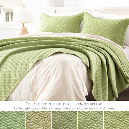 EXQ Home Quilt Set Full Queen Size Apple Green 3 Piece,Lightweight Soft Coverlet Modern Style Squares Pattern Bedspread Set(1 Quilt,2 Pillow Shams)