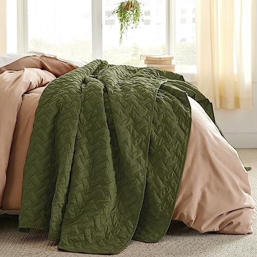 Bedsure Queen Quilt Bedding Set - Lightweight Summer Quilt Full/Queen - Olive Green Bedspread Queen Size - Bedding Coverlet for All Seasons (Includes 1 Quilt, 2 Pillow Shams)