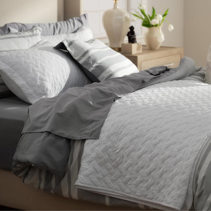 Bedsure Queen Quilt Bedding Set - Lightweight Spring Quilt Full/Queen - White Bedspreads Queen Size - Bedding Coverlets for All Seasons (Includes 1 Quilt, 2 Pillow Shams)