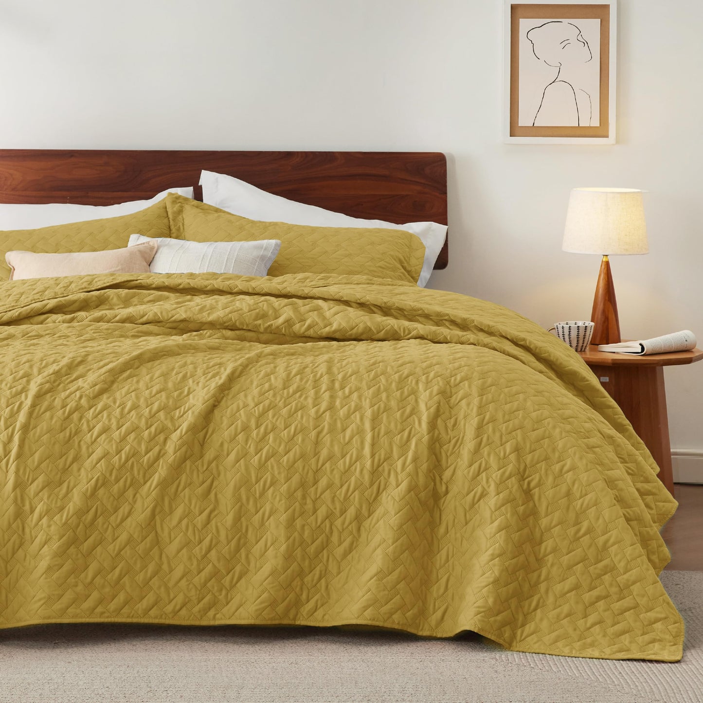 Bedsure Queen Quilt Bedding Set - Lightweight Spring Quilt Full/Queen - Mustard Yellow Bedspread Queen Size - Bedding Coverlet for All Seasons (Includes 1 Quilt, 2 Pillow Shams)