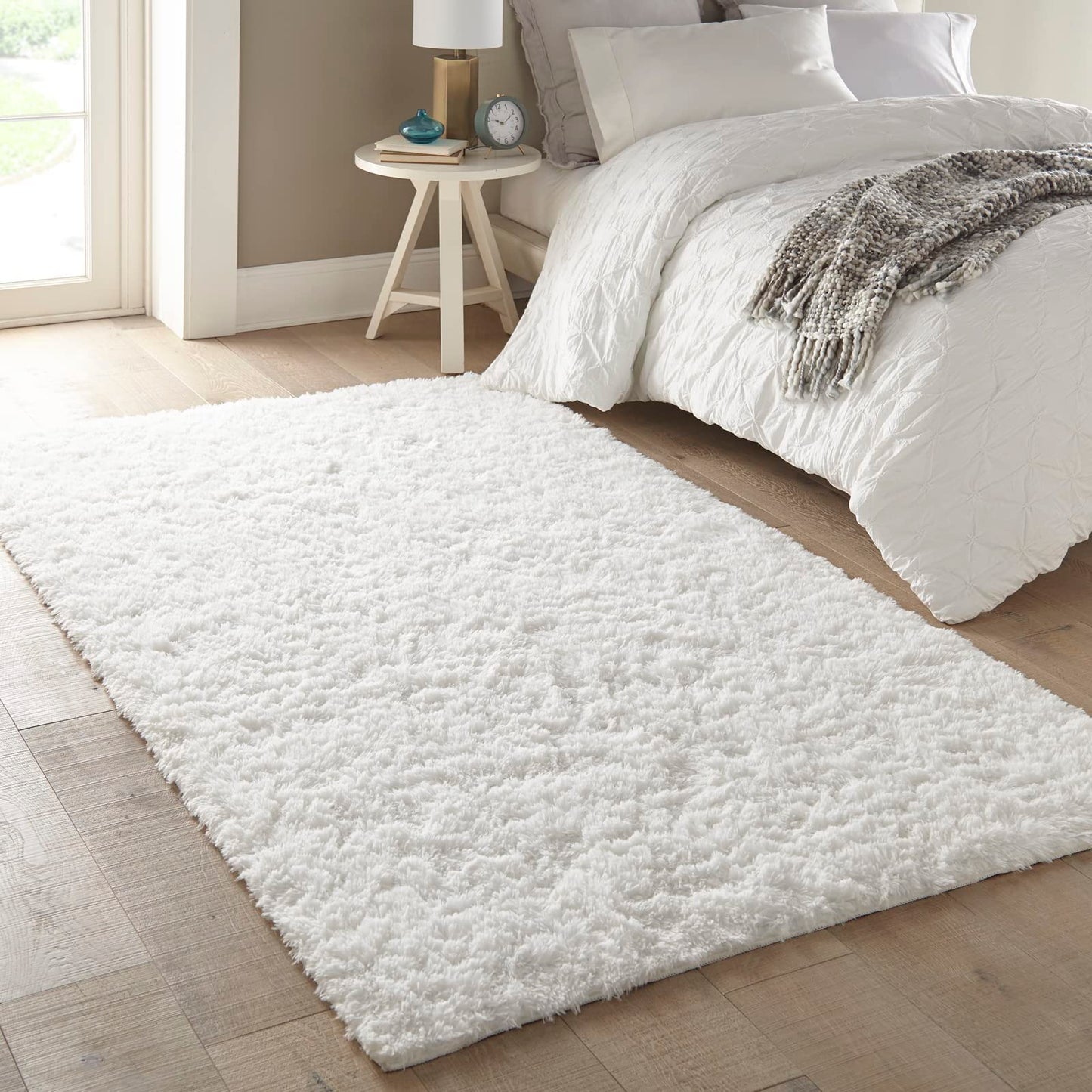 Ophanie White Area Rugs for Bedroom Fluffy, 4x6 Fuzzy Shag Plush Soft Shaggy Bedside Cream Rug, Ivory Living Room Carpet for Girls Kids Baby Teen Dorm Home Decor Aesthetic, Nursery