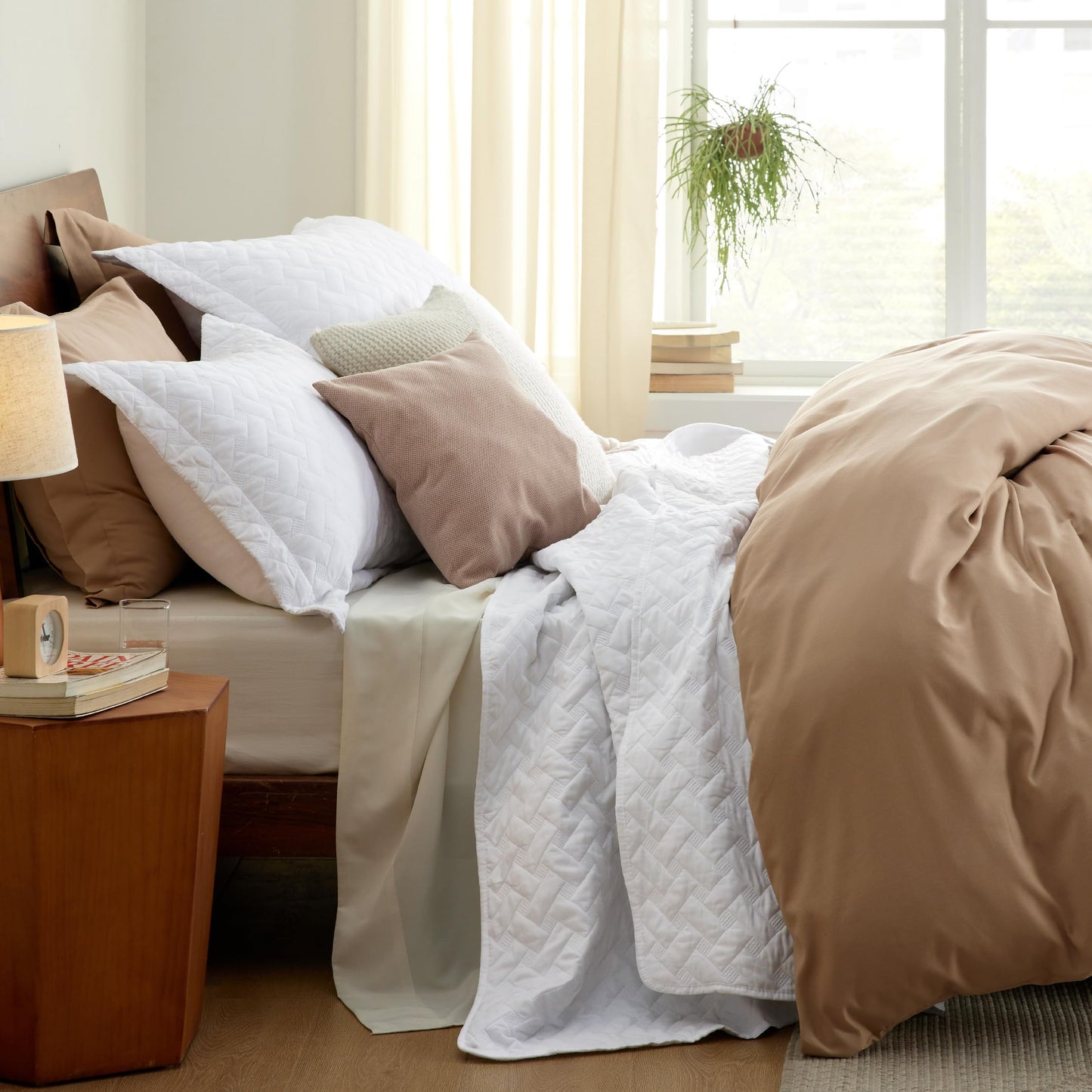 Bedsure Queen Quilt Bedding Set - Lightweight Spring Quilt Full/Queen - Light Beige Bedspread Queen Size - Bedding Coverlet for All Seasons (Includes 1 Quilt, 2 Pillow Shams)