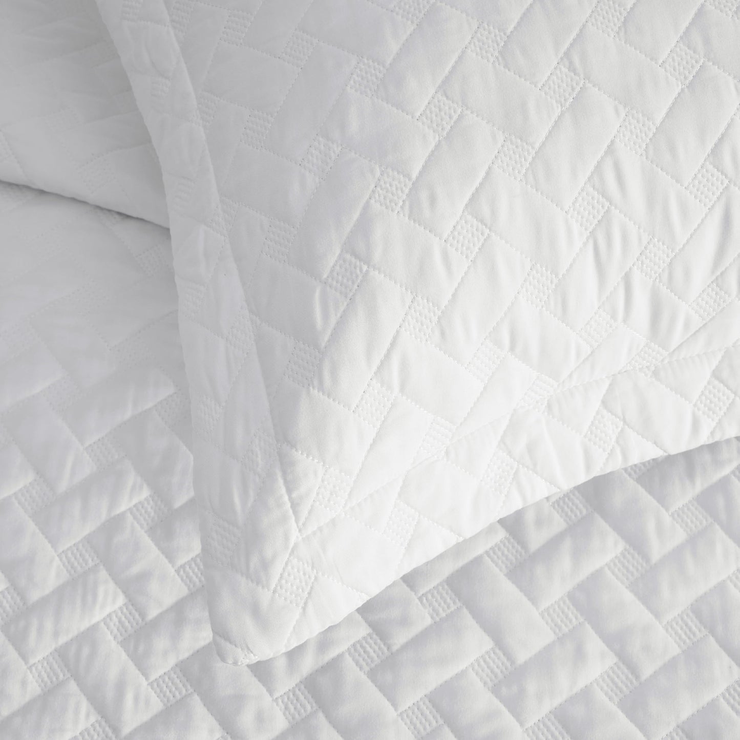 Bedsure Queen Quilt Bedding Set - Lightweight Spring Quilt Full/Queen - Ivory Bedspread Queen Size - Bedding Coverlet for All Seasons (Includes 1 Quilt, 2 Pillow Shams)