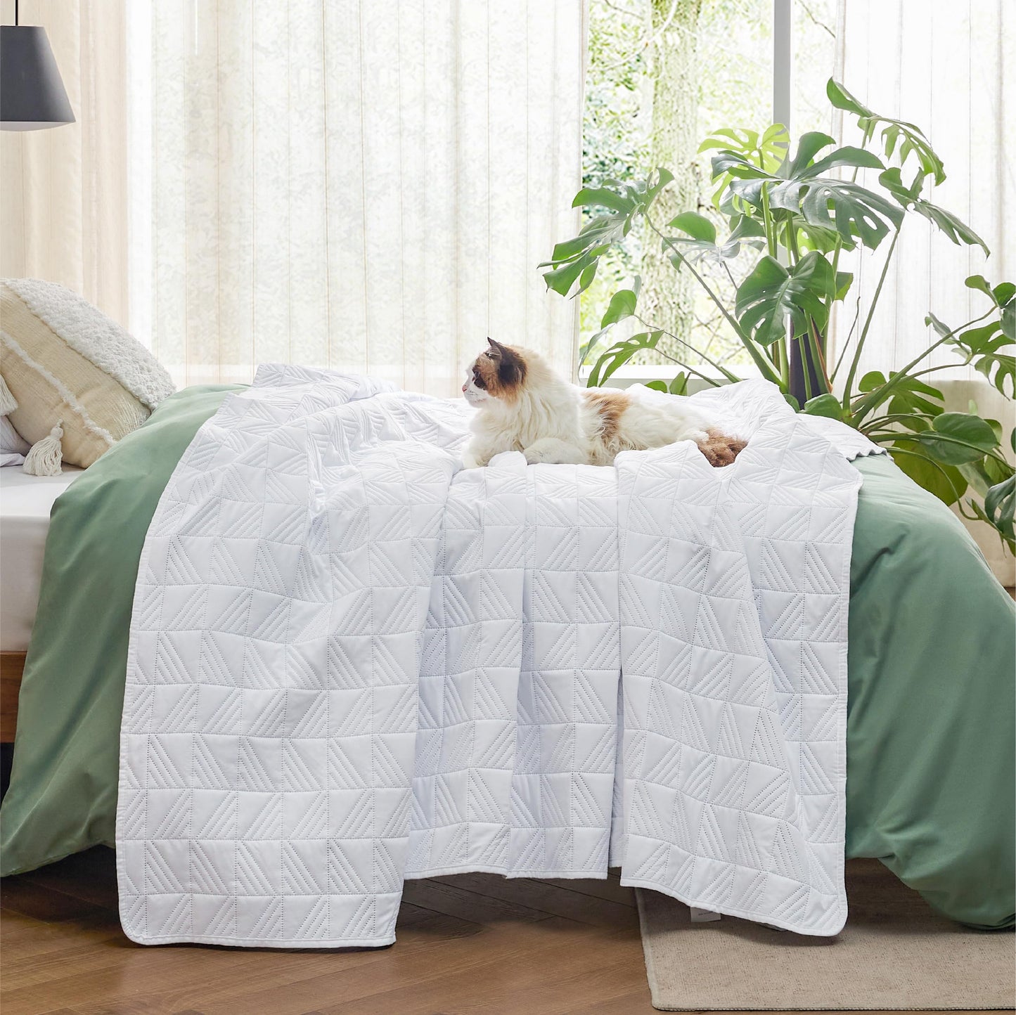 Bedsure Queen Quilt Bedding Set - Soft Ultrasonic Full/Queen Quilt Set - Geometric Bedspread Queen Size - Lightweight Bedding Coverlet for All Seasons (Includes 1 Red Orange Quilt, 2 Pillow Shams)